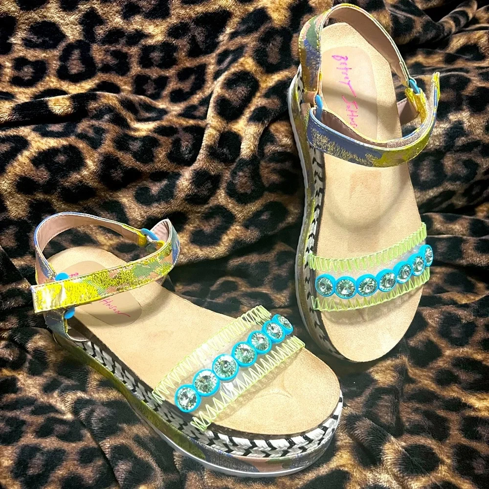Wedges - Picture 1 of 7